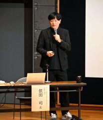 「ＳＤＧｓ講演会」で気候変動と対策について話す気象予報士の依田司氏