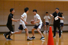 指導者７０人、知見深める　バスケコーチサミット