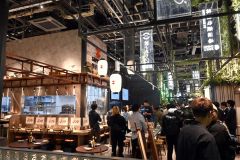 ４ＰＬＡ地下１階のバル街オープン　昼飲みメニュー勢ぞろい、サブスクも