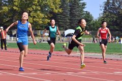 小学６年女子１００メートル２組