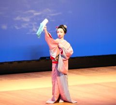 ６０人華麗に舞う　藤寿会がチャリティー公演 4