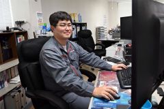 後輩への指導にも意欲を見せる青木さん