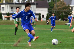 【１回戦・帯柏葉―北照】後半終了間際、シュートを放つＦＷ武居寛之