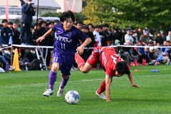 【１回戦・帯大谷―札幌山の手】後半、右サイドを一気に駆け上がりチャンスを演出した帯大谷のＭＦ林咲斗