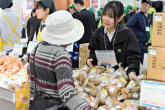 管内５校が販売会　イオン帯広店で農高収穫祭 2
