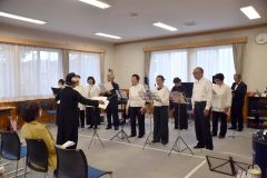 うたごえサークルーと「もみじ」などを合唱した