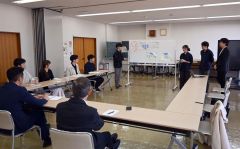 町長・副町長へ「関係人口」などについて意見を述べた学生