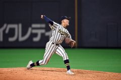 【２回戦・白樺学園―滝川西】終始気迫のこもった投球で無失点に抑えた白樺学園の鎌仲賢吾