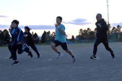 浦幌の部活地域移行、実証事業スタート 陸上部に地域の指導者参加