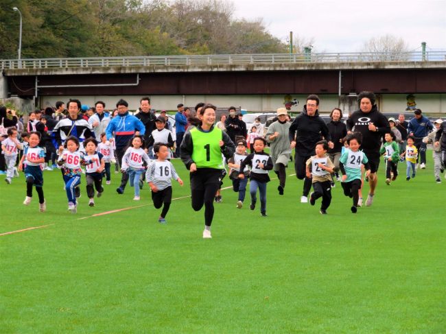 スポーツの日に１８６人快走　中札内でファミリーマラソン大会