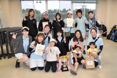 女子優勝・準優勝のタケシマスポーツ
