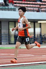 【Ｕ１８男子３０００メートル・決勝】８分４９秒７５で１９位の梅津雄飛（白樺学園）