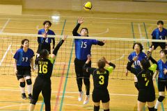 本別クラブ初Ｖ　勝毎社コカ・コーラ杯争奪全十勝ママさんバレー 10