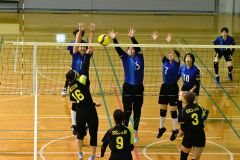 本別クラブ初Ｖ　勝毎社コカ・コーラ杯争奪全十勝ママさんバレー 11