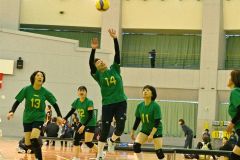 本別クラブ初Ｖ　勝毎社コカ・コーラ杯争奪全十勝ママさんバレー 16