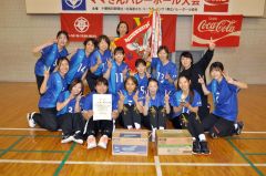 本別クラブ初Ｖ　勝毎社コカ・コーラ杯争奪全十勝ママさんバレー 6