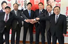 篠原会長「30年後には首相という夢も」 中川氏連合後援会の会長代行に梶原氏、山口氏、喜多氏が就任