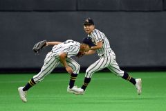 白樺学園、北照との決勝へ 準決勝で立命館慶祥に8―1 高校野球秋季道大会 10