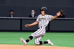 白樺学園、北照との決勝へ 準決勝で立命館慶祥に8―1 高校野球秋季道大会 7