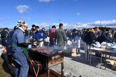 詰め放題やしほろ牛ステーキに大行列 しほろ収穫祭