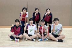 女子団体優勝の帯一