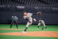 白樺学園、頂点まであと一歩　秋季高校野球道大会決勝 8