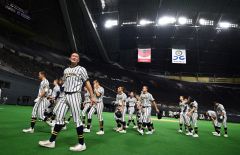 【決勝・白樺学園―北照】０―２で惜しくも敗れ、涙をのむ白樺学園ナイン