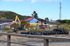 厚内川左岸で進む大型土のう設置工事