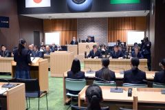 大樹高校３年生が議員を務めた高校生議会