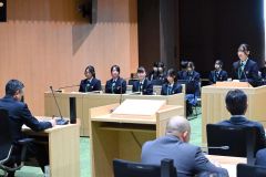 大樹高3年生による高校生議会 まちの課題などで質疑