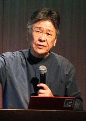 「木陰の物語～色々な家族のかたちと支援を考える」をテーマに解説する団さん
