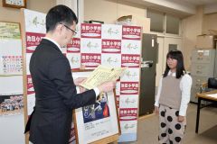 池田小の藤田さん道知事賞　道の防砂・防災コンクール 3