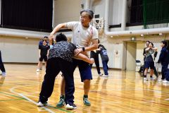 新得屈足中で五輪レスリング金メダリスト佐藤満さん特別授業