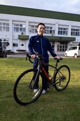 ロードバイクで日々トレーニングに励む上田弘法（うえだ・ひろのり）さん