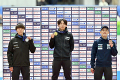 男子1000メートルの表彰。左から2位の森重航、優勝の山田将矢、3位の小島良太(金野和彦撮影)