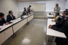 各班とも活発な意見貢献が行われた（写真は建設班）