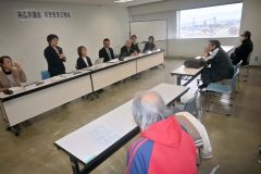 各班とも活発な意見貢献が行われた（写真は総務班）