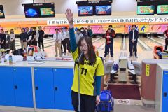 「全力で戦う」と選手宣誓した帯広市役所Bの畑野紫保