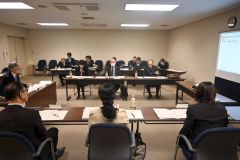 議員報酬は現状維持　市長月額は２万５０００円増、削減前水準に　市審議会