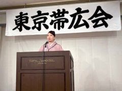 講談を披露した神田茜さん