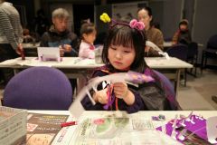 ミニ発掘体験やペーパークラフトなどさまざまな企画を用意した