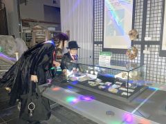 暗い博物館、ドキドキ探索 足寄化石博物館「ナイトミュージアム」