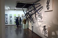 多彩な作品が並ぶ会場