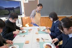 豊かな足寄食材を満喫する足寄中３年生