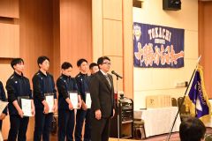 あいさつするとかち帯広リトルシニアの森徹監督