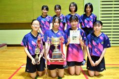 女子団体戦を制した札内