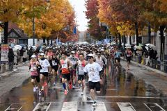 ハーフ男女とも十勝勢連覇　フードバレーとかちマラソン　雨にも負けず晩秋駆ける