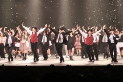 躍動感あふれるダンスを披露した出演者ら