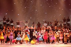 ２４０人迫力のダンス　スタジオゼロ　清水で３ステージ