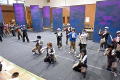 ４月から練習を重ねてきた出演者ら。現在は本番に向けて通し稽古を行っている